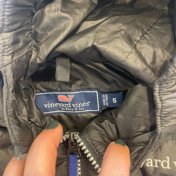Vineyard Vines boys Charcoal Puffer Jacket - Picture 5 of 5